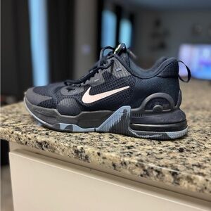 Nike Air Max Alpha Trainer 5 (Men’s 7 Women’s 9)